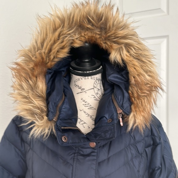 Marc New York Andrew Marc Down Jacket with removable Faux Fur Hood. - Picture 3 of 10